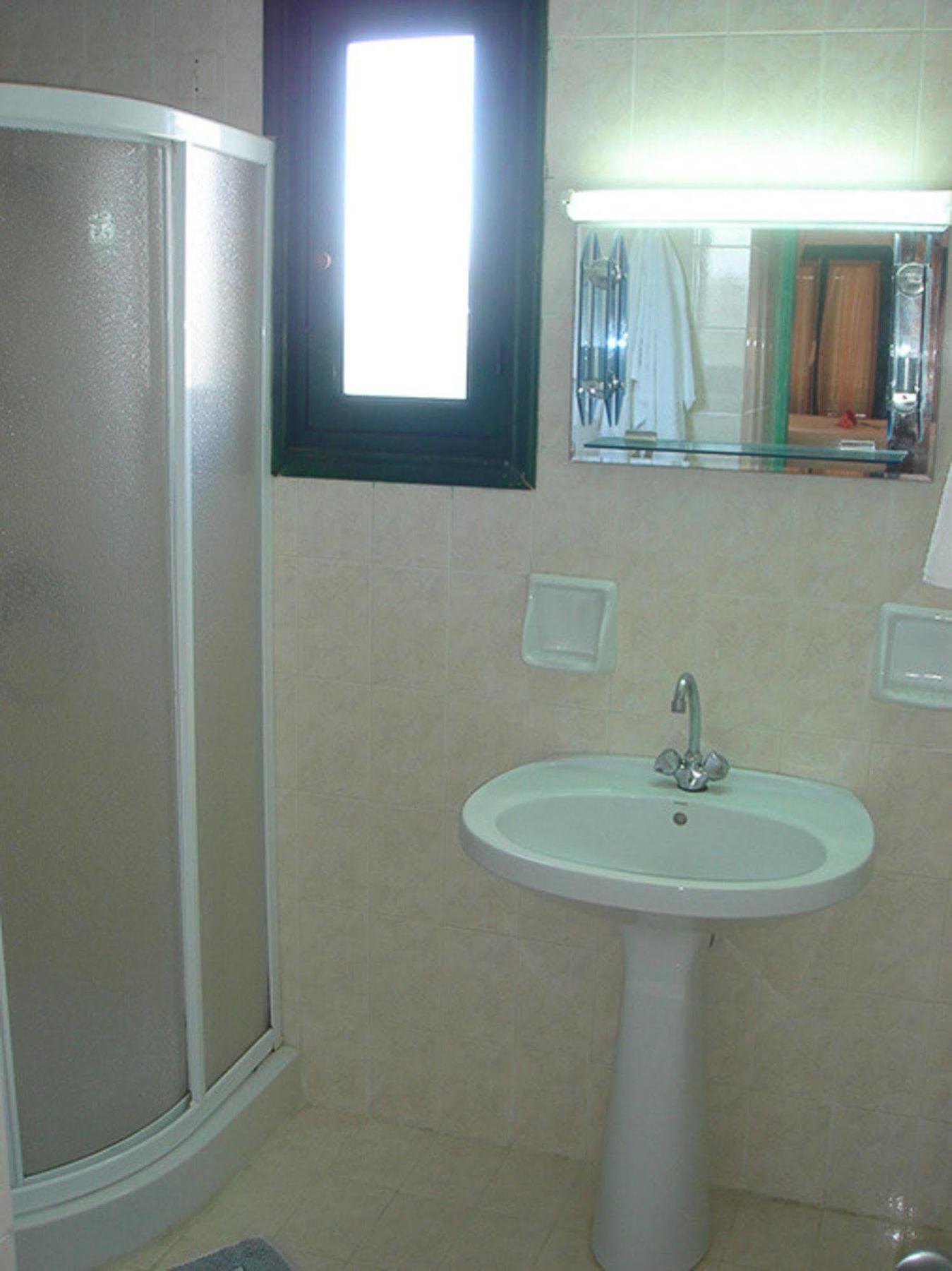 Finiki View Hotel Apartments ภายนอก รูปภาพ